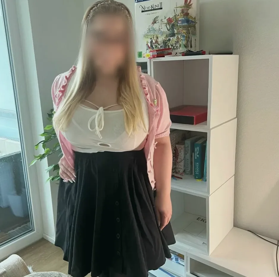 Abigail, 32
