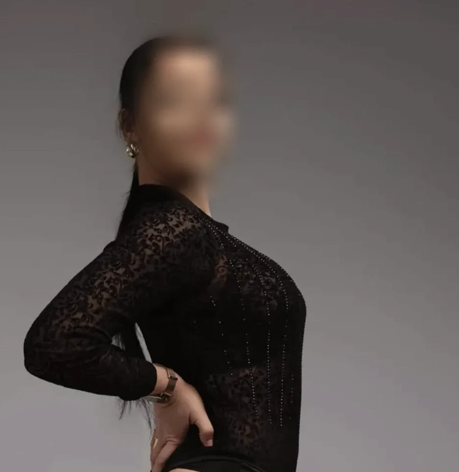 Catriona, 24