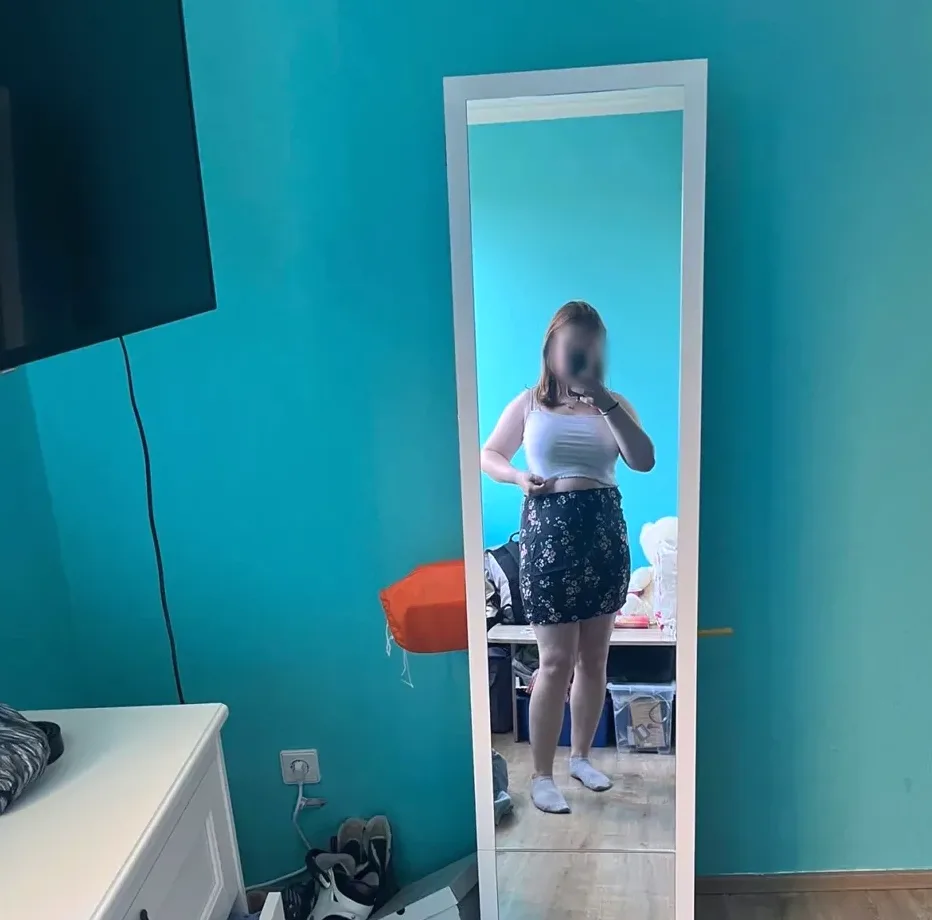 Natalia, 18