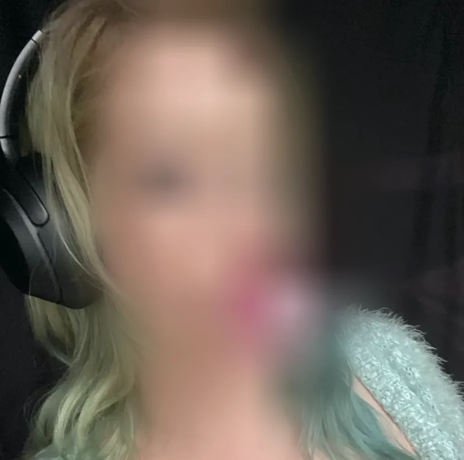 Sinead, 35