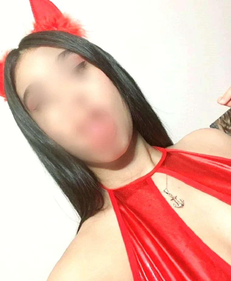 Yasmin, 21